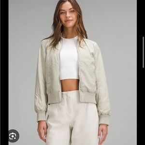 Lululemon bomber 12